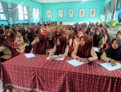 Kapolres Tebo Akbp Fitria Mega M.Psi.Psi Yang Diwakili Oleh Kasat Binmas  Akp Sutikno Melaksanakan Kegiatan Jum,at Curhat Di SMAN  7 Kab Tebo Kec Rimbo Ilir