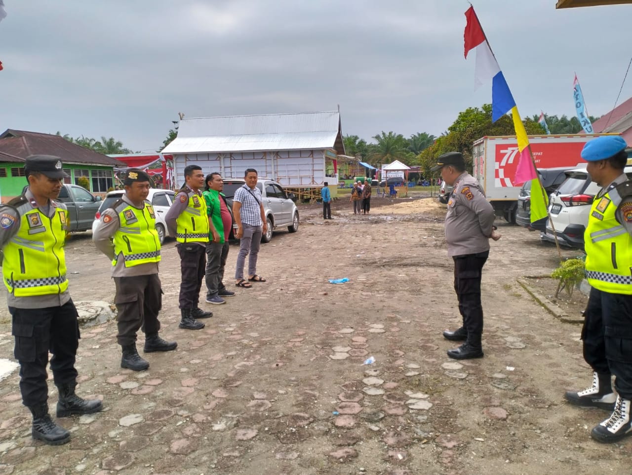 Apel pagi anggota Pengamanan kegiatan MTQ ke 49 di Kec. Margo Tabir.