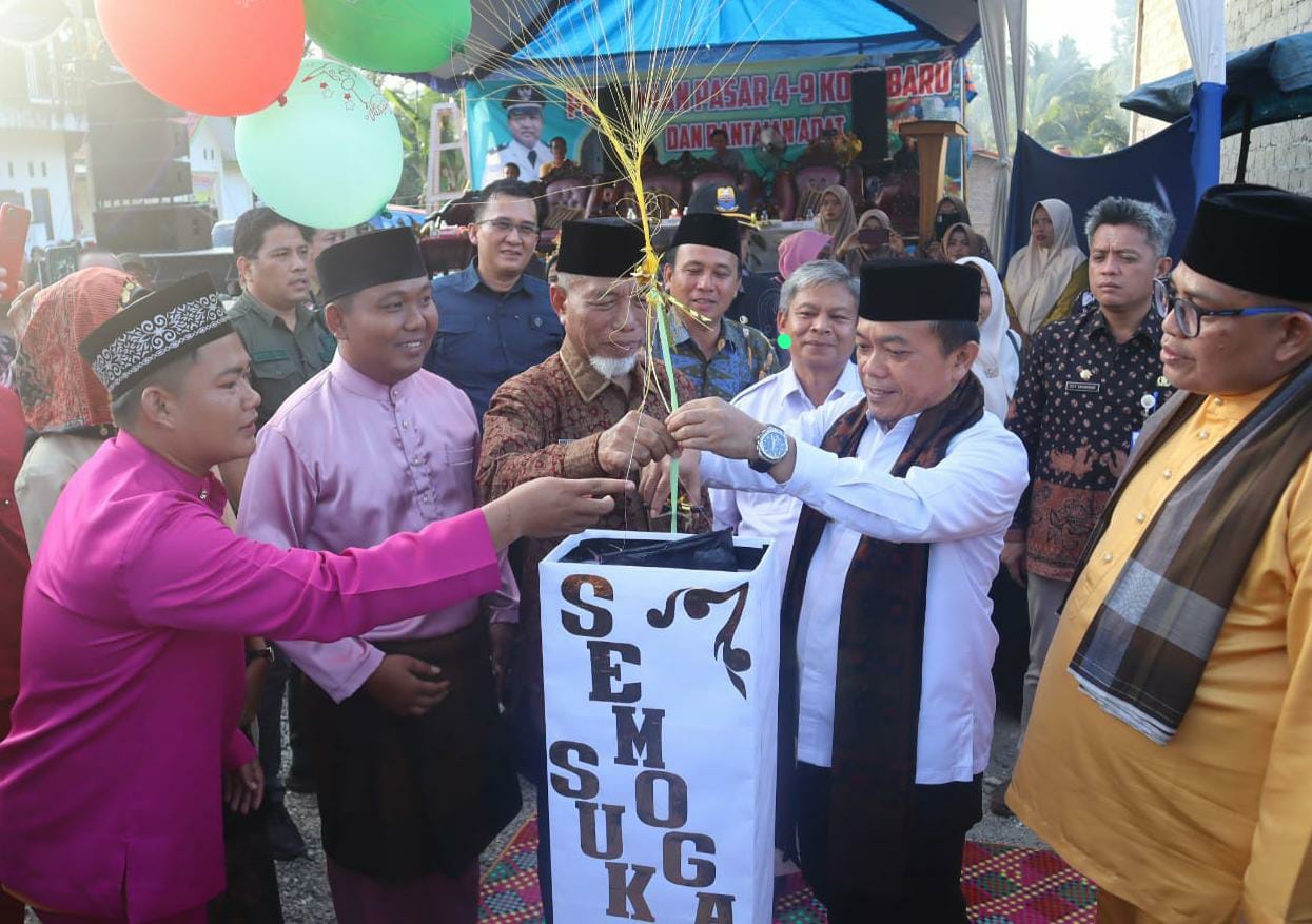 Bupati Dampingi Gubernur Resmikan Pasar 4-9 Di Desa Koto Baru Seling Kecamatan Tabir Lintas