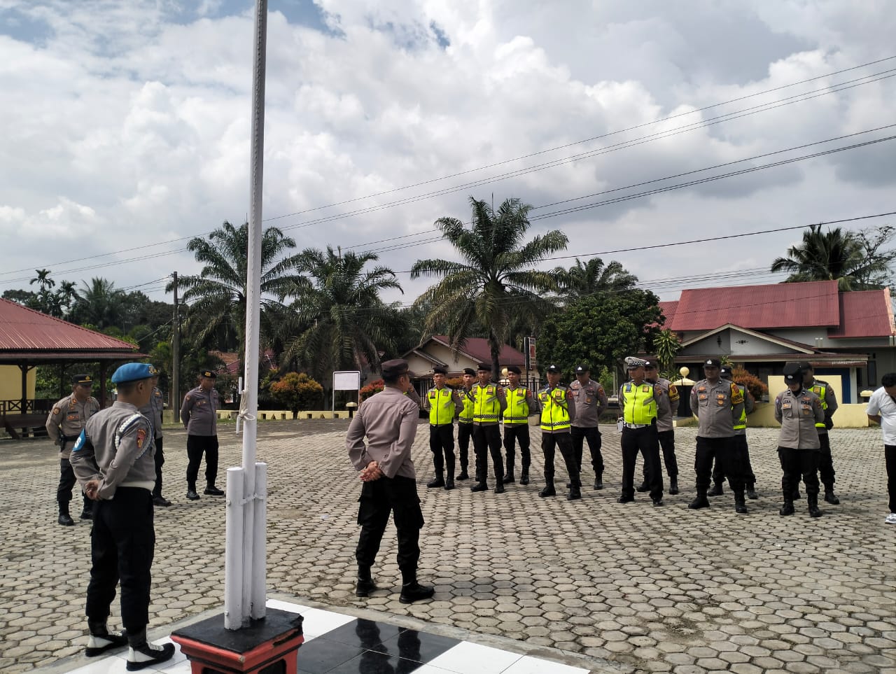 Apel Kesiapan Pengaman Sedekah Anak Negeri di Mapolsek Tabir.