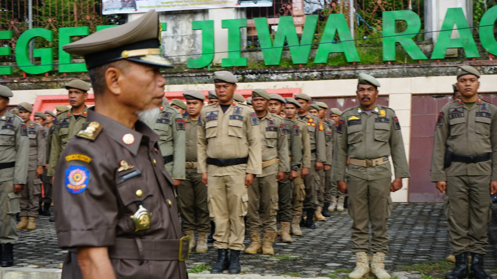 Merangin Peringati HUT ke-73 Satpol PP dan 61 Satlinmas Bertindak Selaku Inspektur Upacara Bupati Merangin H Mashuri