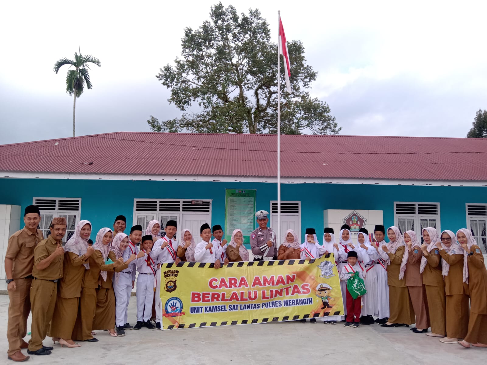 ” POLICE GO TO SCHOOL “Kasat Lantas,Stop Bully di Sekolah dan Jangan Kendarai Sepeda Listrik Di Jalan Raya