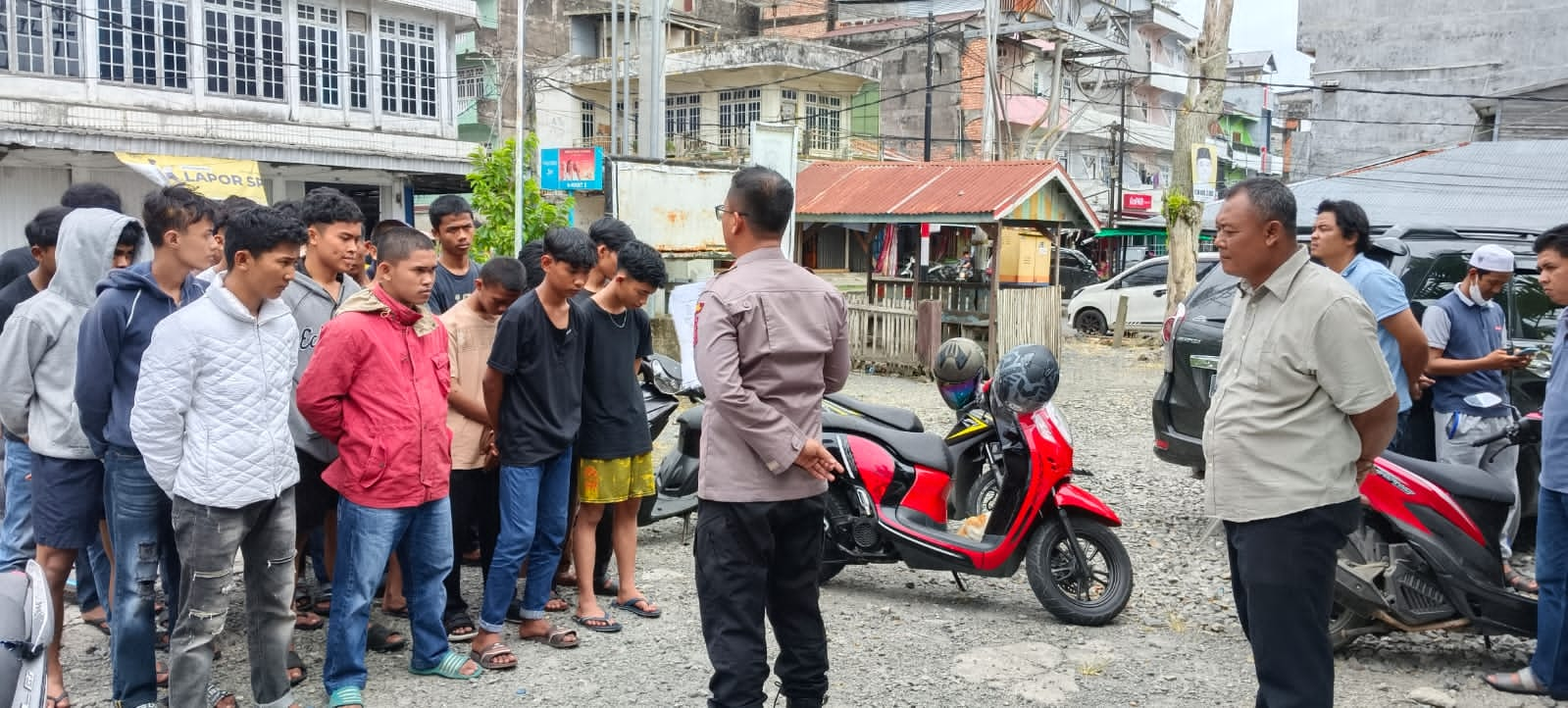 Polres Tanjab Barat Amankan Puluhan Remaja Yang Terlibat  konten Perang Sarung Di Kuala Tungkal