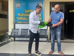 Aji Diduga Pelaku Penyerangan Terhadap Wartawan Nur Alias Ari.Menyerahkan Diri Ke Mapolda Jambi