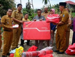 Nilwan Yahya Santuni Keluarga Korban Kebakaran Di Dua Lokasi Pasar Atas dan Desa Sungai Ulak