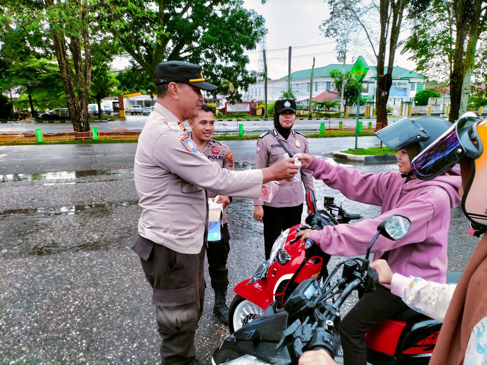 Sat Binmas Polres Merangin ” Bagi Taqjil, Indahnya Berbagi “