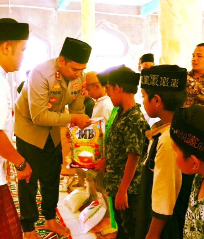 Berkah Bulan Suci Ramadhan – Polres Subulussalam Salurkan Bansos