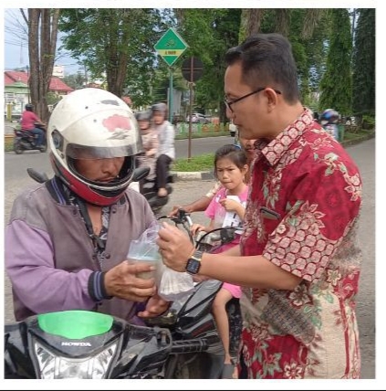 SATINTELKAM Bagi Takjil Menjelang Buka Puasa Ramadhan 1444 H / 2023 M ” Melatih Motivasi dan berbagi di Bulan penuh Berkah.