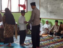 Kapolsek Muara Siau Hadiri Penutupan Pengajian Akhir Tahun di Sekolah Madrasah Diniyah Taklimiyah Zuhratussa’adah