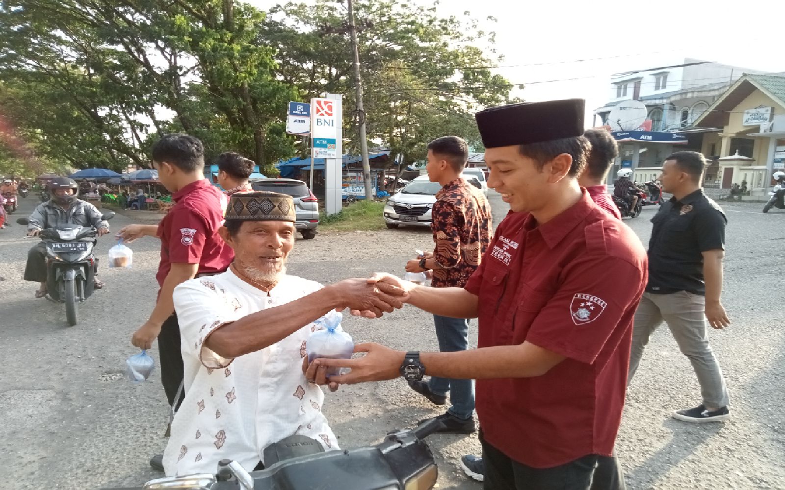 Hari  Kedua Puasa Satreskrim Polres Merangin ” bagi Taqjil ” pada pengendara kendaraan bermotor.