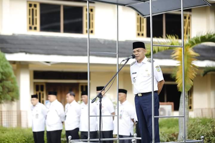 Pj.Bupati Tebo H.Aspan ST Memimpin Pelaksanaan Apel  Pasca Libur Hari Raya Idul Fitri  1444 H Di Halaman Kantor Bupati Tebo