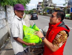 Direktorat Reserse Kriminal Umum Polda Jambi Membagikan Sembako Kepada Manyarakat  Yang Ada Di Kota Jambi