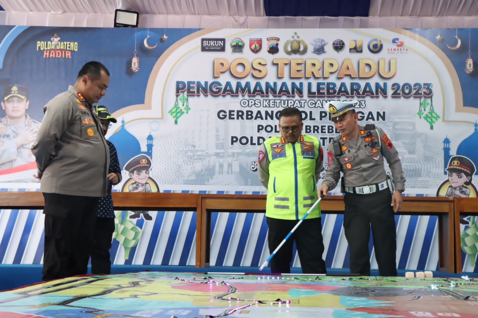 Dirlantas Polda Jateng Cek Kesiapan Pengamanan Mudik Di Pos Terpadu Gate Tol Pejagan Brebes.