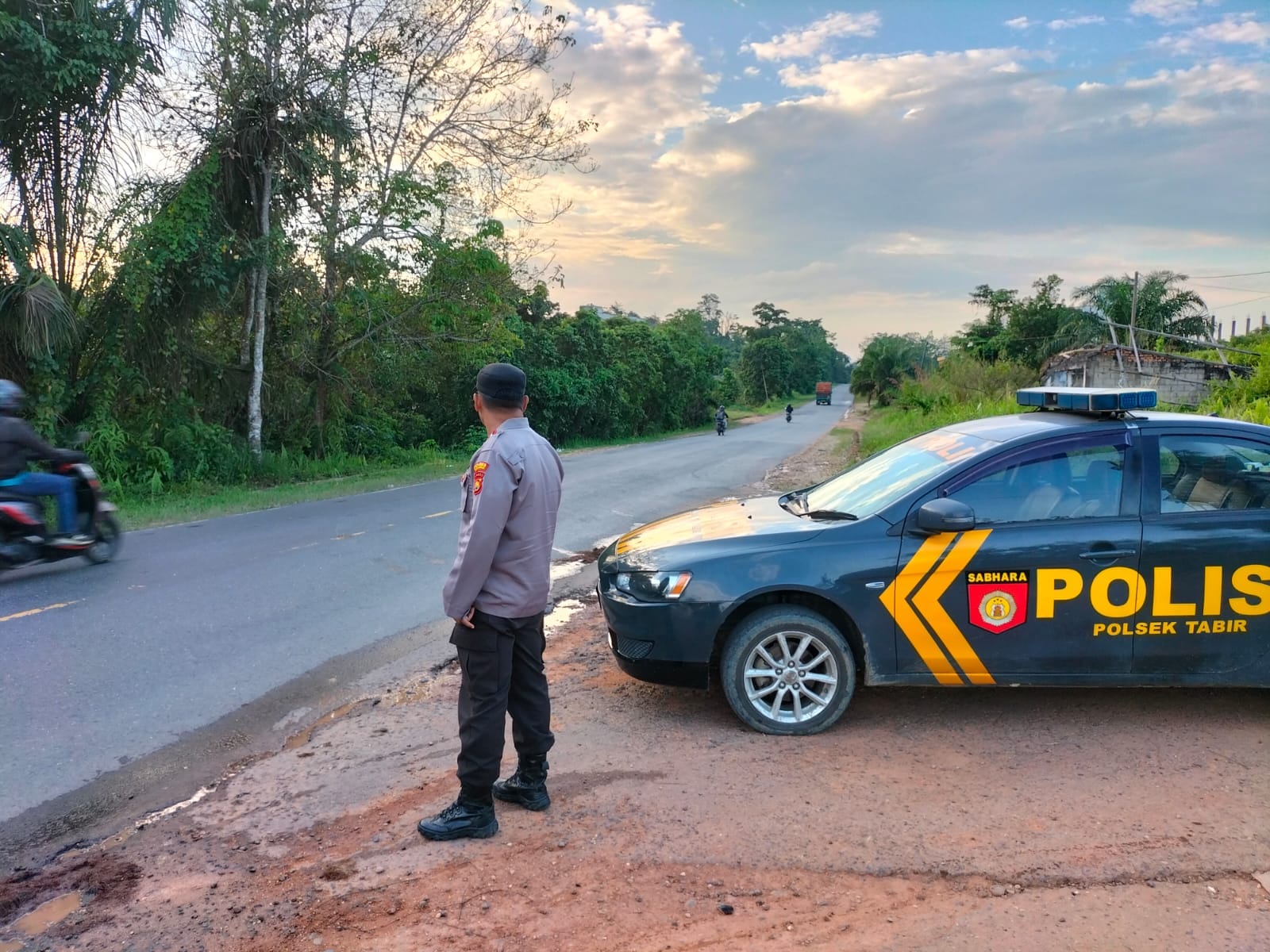 Patroli Polsek Tabir,Polri beri pelayanan pada warga dengan bentuk ” PATROLI YANMAS”