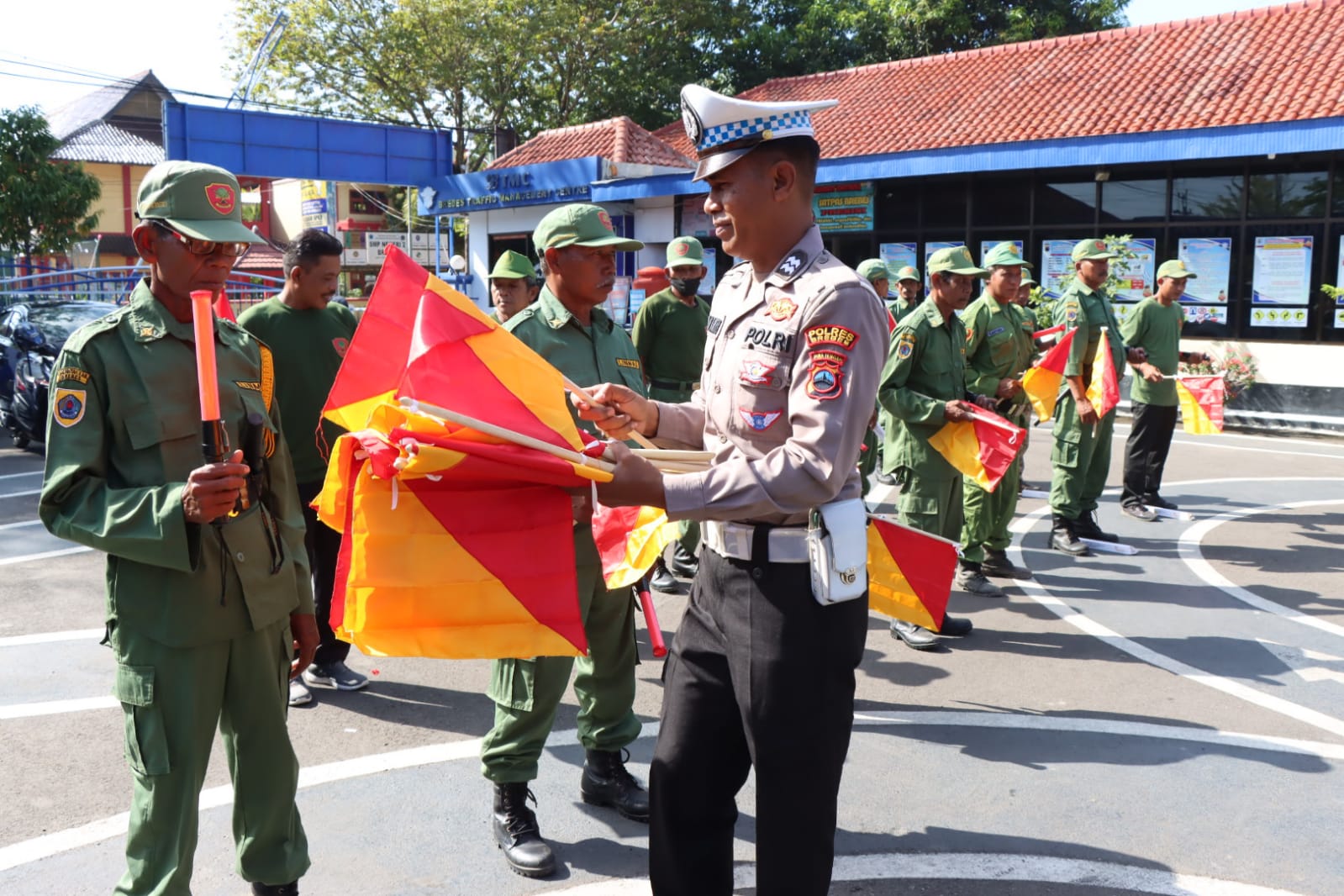 Jelang Mudik, Sat Lantas Brebes Latih Linmas Dan Bekali Kemampuan Pengaturan Lalulintas.