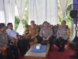 Wakapolda Jambi Brigjen Pol Yudawan Roswinarso  Mengunjungi  Pos Pelayanan  Ops Ketupat 2023  Di Polres Batang Hari