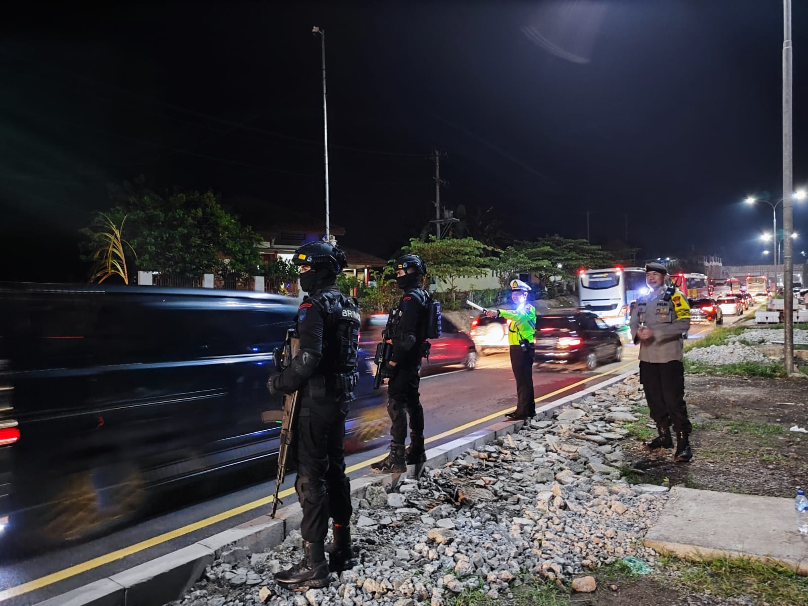 H+4 Jalur Selatan Masih Padat, Polres Brebes Kembali Berlakukan One Way.