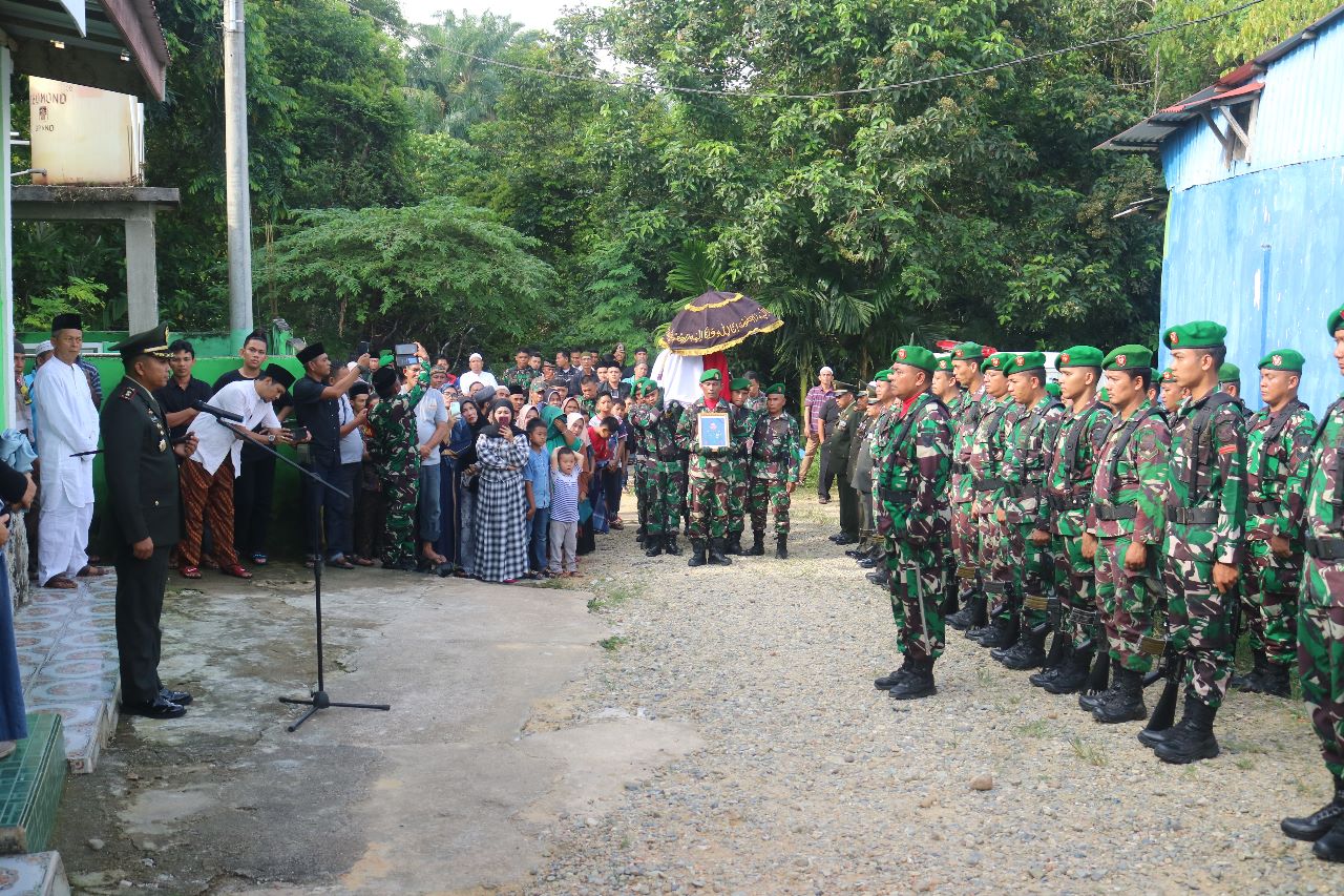 Dandim 0416 Bungo Tebo Pimpin Upacara Pemakaman prajurit Secara Meliter