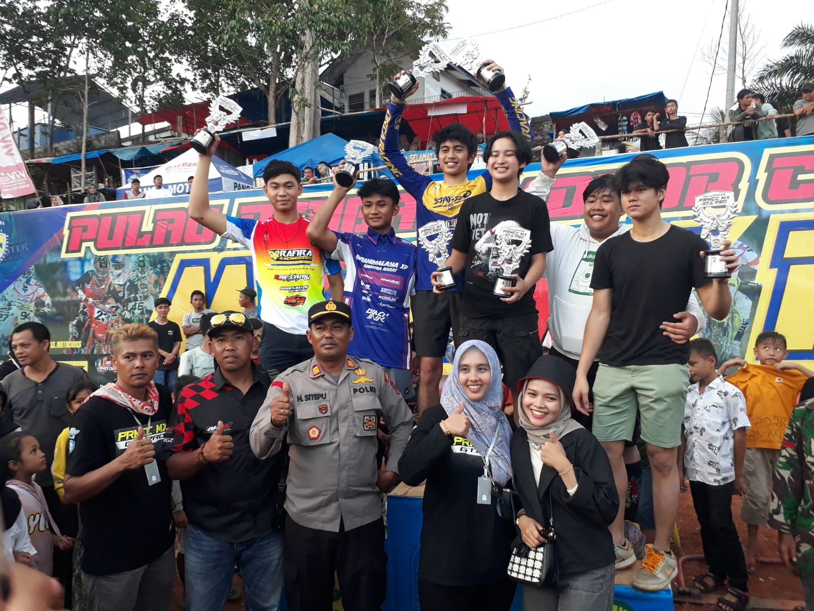Polsek Bangko Apresiasi Warga menjaga keamanan Saat Grasstrack Pro-XXII berlangsung di Sircuit Lembah Penawar