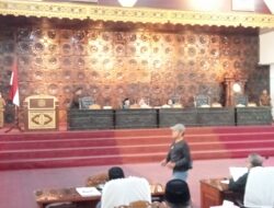 Ketua DPRD kabupaten Merangin Herman Efendi Membuka Rapat Paripurna sekira DPRD masa II bagian II tahun Sidang 2022.