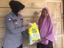 Polsek Tabir Serahkan Bantuan Sosial Pada Warga yang Membutuhkan di Mampun