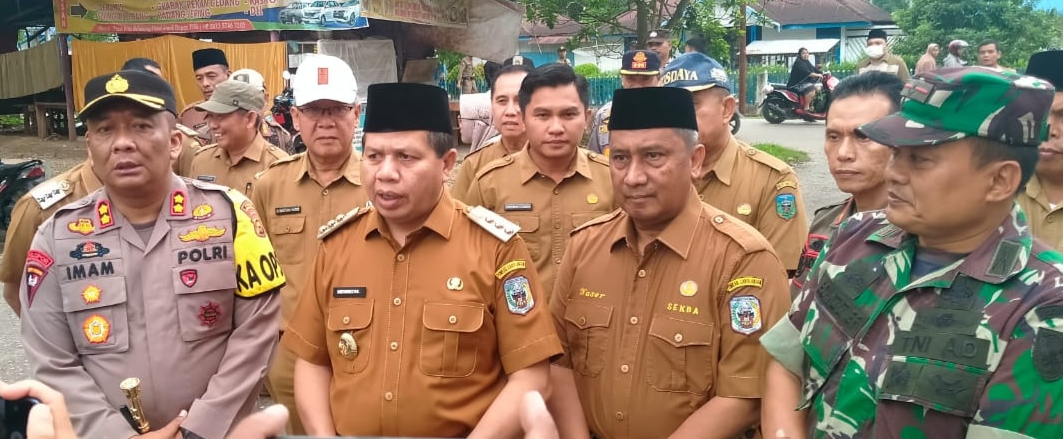 Akbp. Imam Rachman. S.I.K. Kapolres Sarolangun Bersama Forkopimda Lakukan Sidak Dipasar Atas