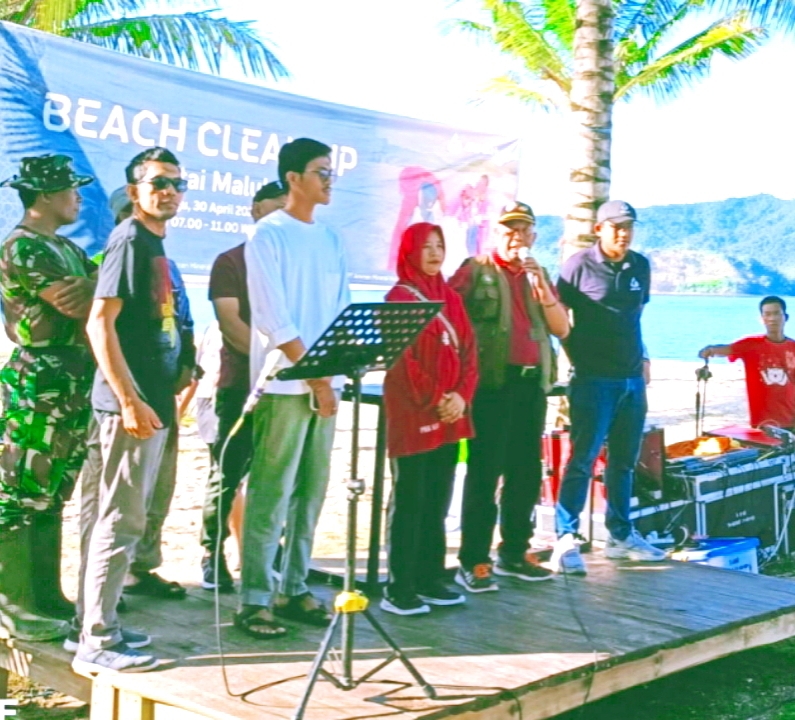 PT. AMNT Gelar Kegiatan Sunday Beach Clean Up – Pantai Maluk Sumbawa Barat