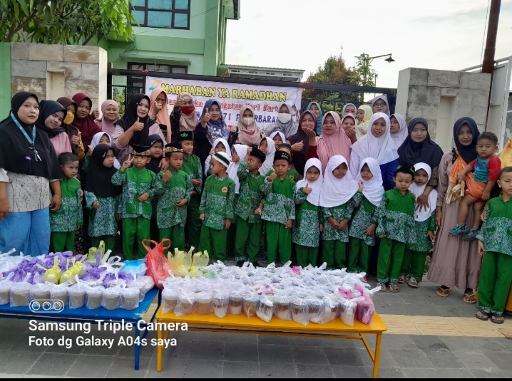 Ramadhan Berbagi, Taman Kanak-kanak TK.Pertiwi 26-71 Pagerbarang Gelar Berbagi Takjil.