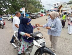 Sat – Narkoba Polres Merangin bagi Taqjil pada Pengendara Kendaraan Bermotor.