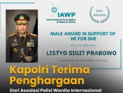 Kapolri Jenderal  Listyo Sigit Prabowo  Raih Penghargaan Dari International Association Of Women Police