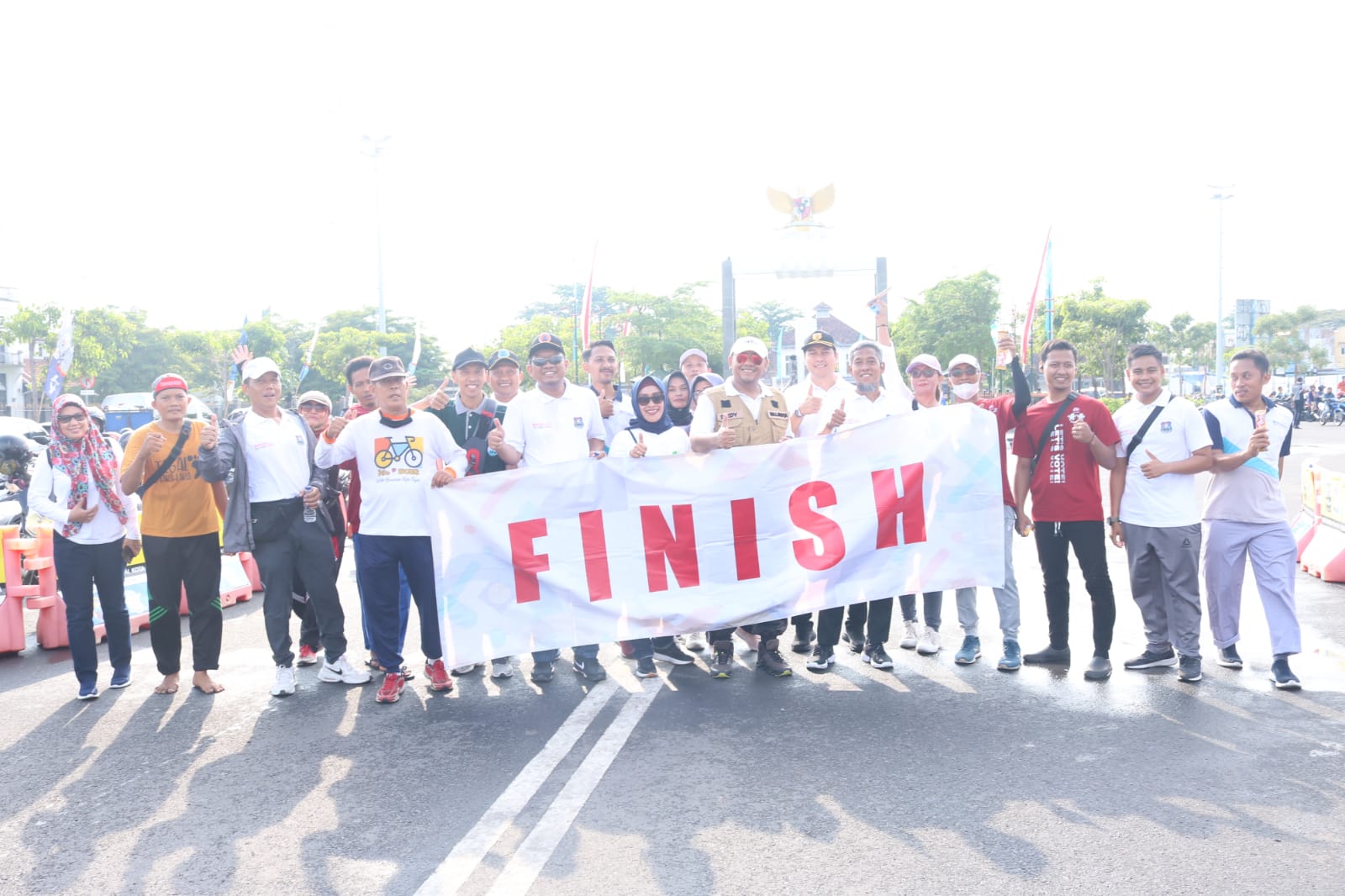 Ribuan Buruh Meriahkan May Day Dan Jalan Santai Di Kota Tegal.