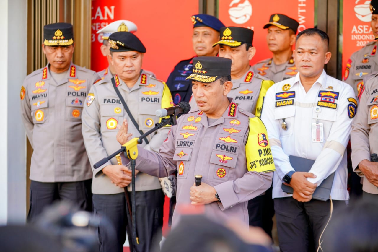 Kapolri Jenderal listyo Sigit Prabowo Cek 91 Command Center Siap Amankan KTT ASEAN Di  Labuan Bajo