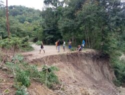 Ruas Jalan Finono di Desa Mnelaanen Amanuban Timur Nyaris Putus : Pemerintah Diminta Tidak Tutup Mata