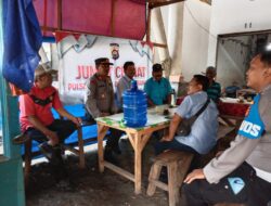 Jum’at Curhat,Warga Pasar Risau,Pedagang Luar daerah sering membawa sajam di Pinggang. Kapolsek Bangko Respon Akan di kenakan Undang Undang Darurat.