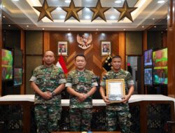 Kasad Beri Penghargaan Prajurit TNI AD Juara Dunia Kempo