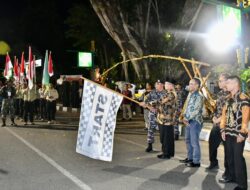 Danlanal Banjarmasin Melepas Peserta Napak Tilas Luran Teks Proklamasi Gubernur Tentara ALRI Divisi IV Pertahanan Kalimantan Ke-74 Tahun 2023