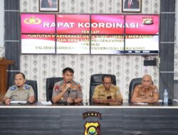Kapolres Merangin,Tengahi Rapat Koordinasi Desa Simpang Limbur dan Desa Limbur Merangin bersama PT. KDA