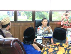 Polda Jambi Irjen Rusdi Hartono  Sillaturahmi  Bersama Perkumpulan Forum Komunikasi Pondok Pesantren  Provinsi Jambi