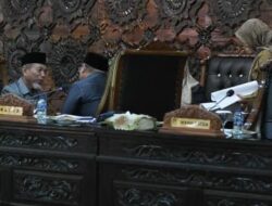 Rapat Paripurna DPRD Merangin di Pola Utama Gedung Dewan,Penyampaian Inisiatif dan Inovasi.