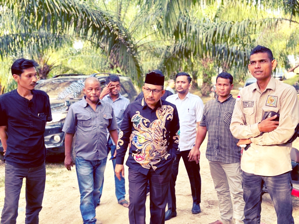 Tindak Lanjuti Laporan Warga : Haji Uma Kunjungi Lokasi Kemunculan Harimau Aceh Timur