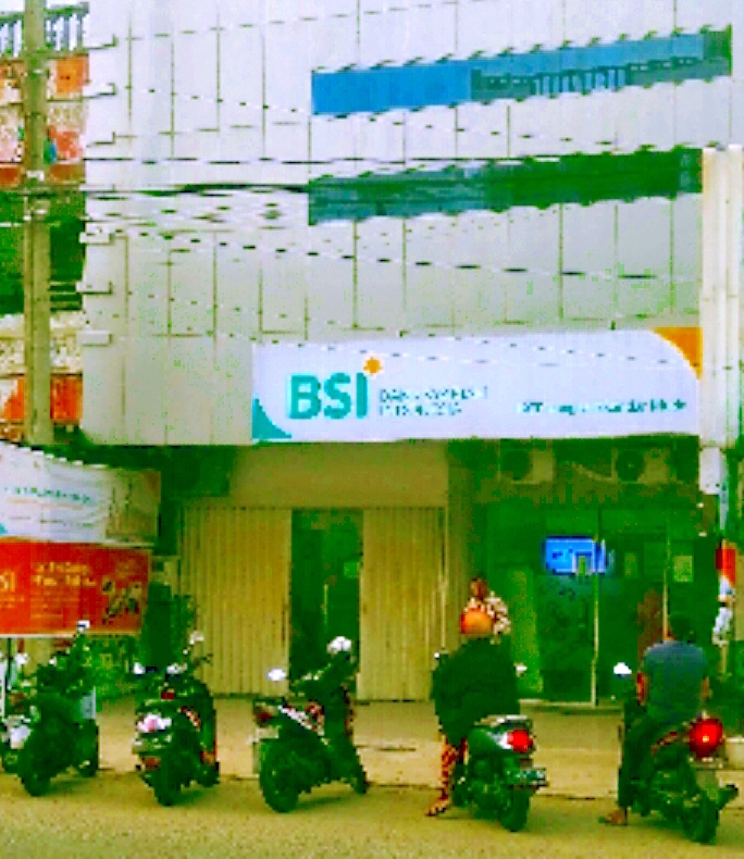 BREAKING NEWS… !!!  BANK BSI HINGGA HARI INI MASIH KRISIS SAKIT PARAH – RIBUAN PELAYAT MENANGIS BERKABUNG DAN BERDUKA