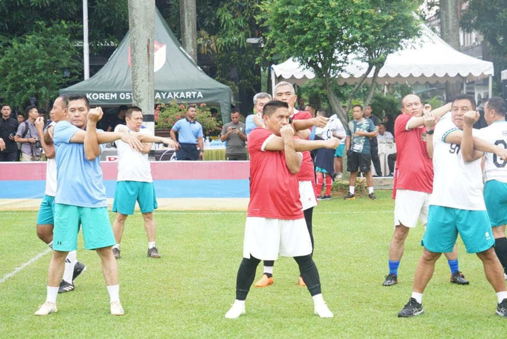 Bangun Soliditas Polda Metro Dan Kodam Jaya Gelar Olahraga Bersama