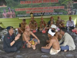 Perperkokoh Kebhinnekaan dalam rangka memperingati Hari Bhayangkara ke-77,Suku Anak Dalam di Kunjungi Perwakilan Suku Dayak