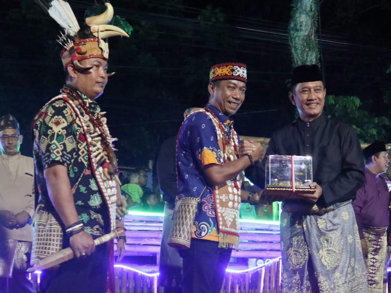 Kapolda Jambi Irjen Pol Rusdi Hartono Hadiri Peluncuran  Kenduri Swanabhumi Tahun 2023 Di Pelantaran Gedung Olah Seni Kota Baru Jambi