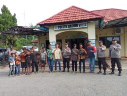 Inovasi Kapolsek Bathin VIII Kumpulkan Warga SAD Berikan Penyuluhan Hukum Dan Ajak Untuk Melihat Sel Tahanan