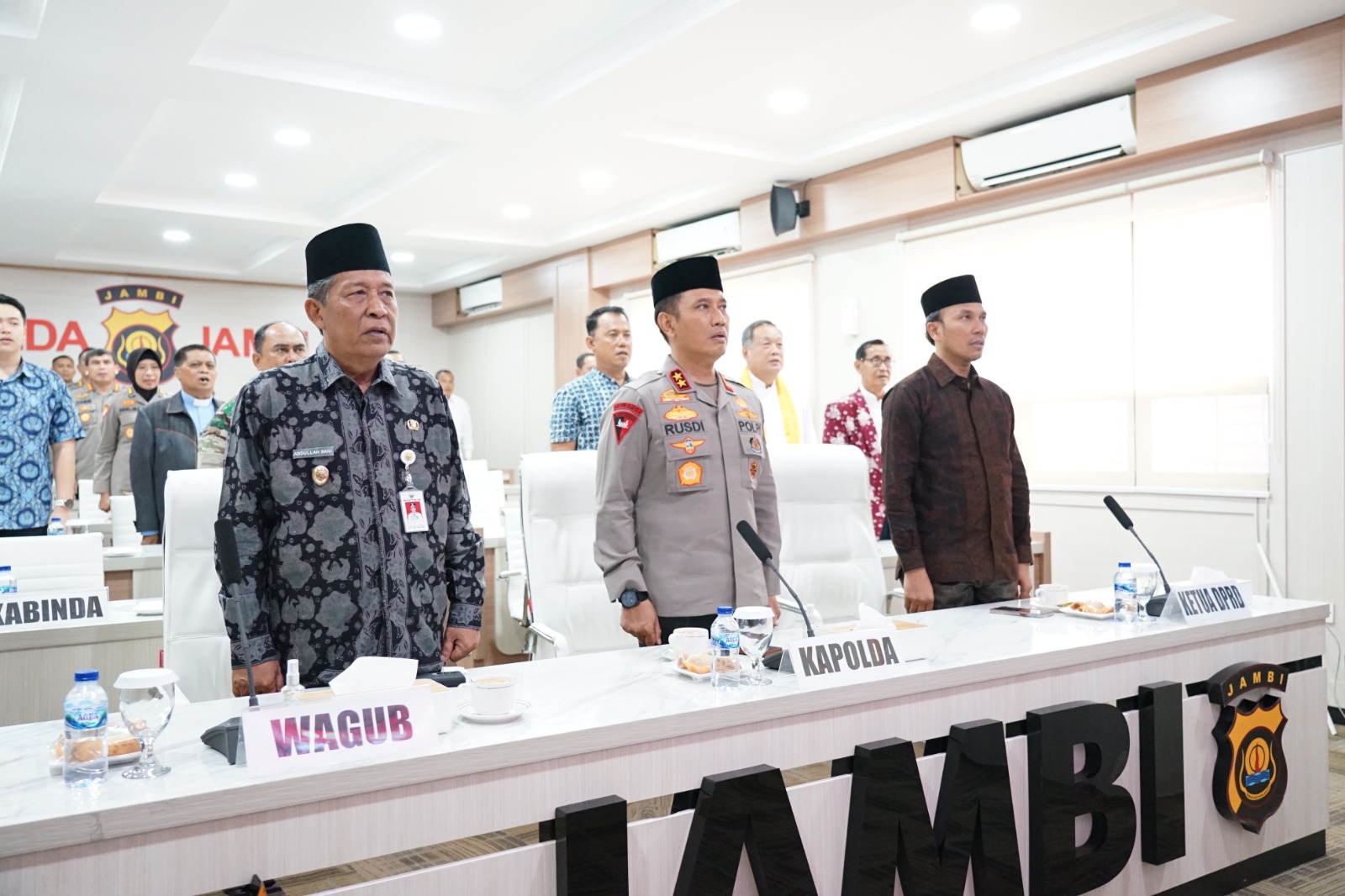 Kapolda Jambi Irjen Pol Rusdi  Hartono  Ikuti Acara Doa Bersama  Lintas Agama  Dalam Rangka Hari Bhayangkara Ke 77 Via Zoom Meeting