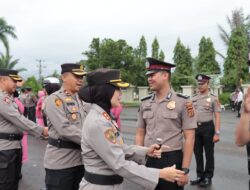 Kapolres Tebo Akbp Fitria Mega M. Psi. Psi Selaku Irup Pada acara Korp Raport Kenaikan Pangkat Personil Polres Tebo  Bertempat Dilapangan Apel Polres Tebo