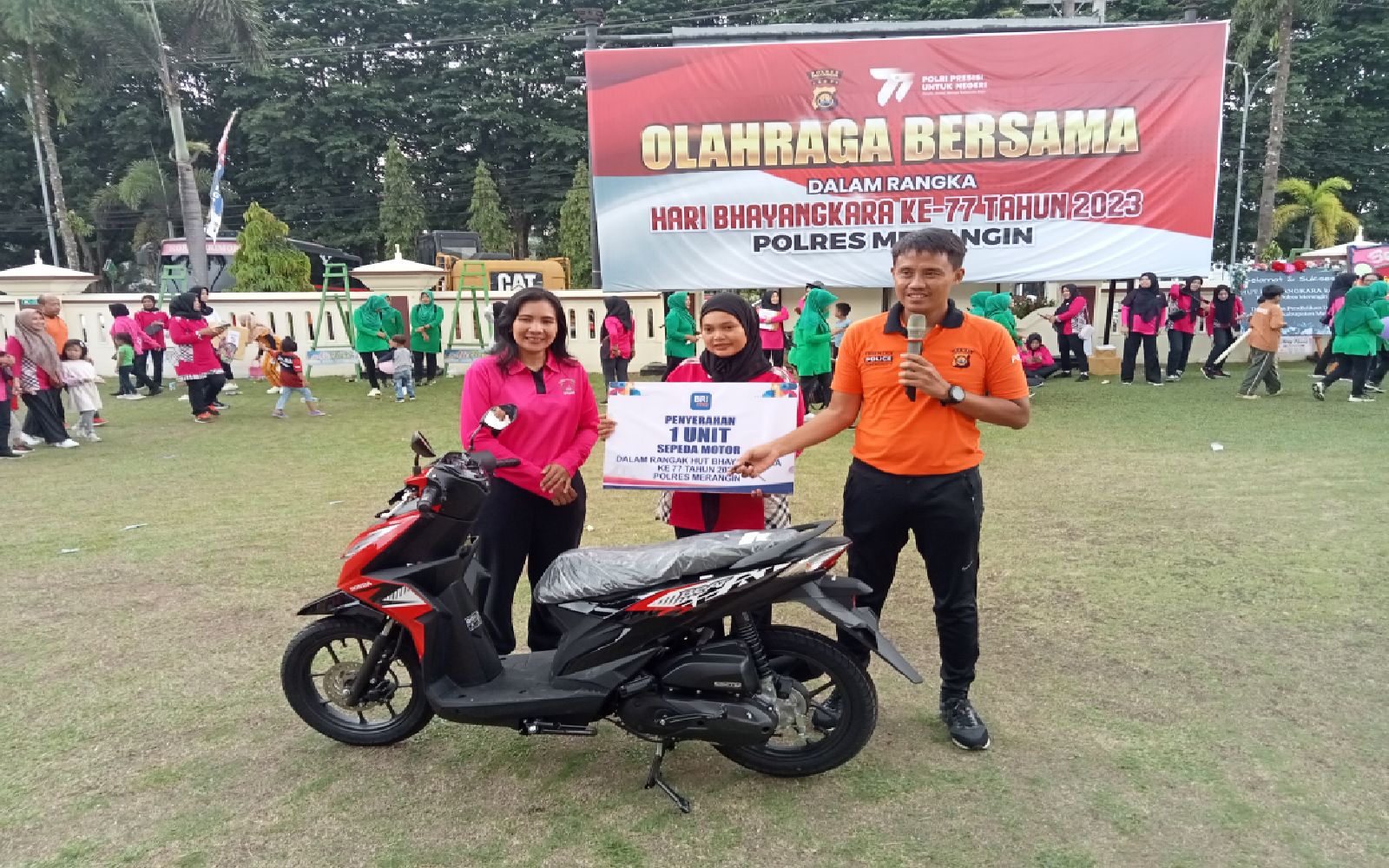 ” DOORFRIZE ” Dalam Rangka Hari Bhayangkara ke – 77 di tahun 2023,Polres Merangin Sajikan HIDUP SEHAT DENGAN OLAHRAGA BERSAMA