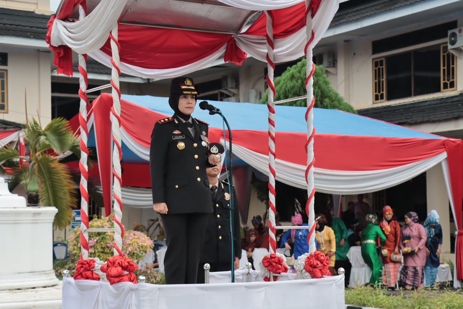 Kapolres Tebo  Akbp Fitria Mega M. Psi. Psi Sebagai Irup  Pada Upacara Memperingati  Hari  Bhayangkara  Polri Ke 77 Dilapangan Kantor Pemerintah Kabupaten Tebo