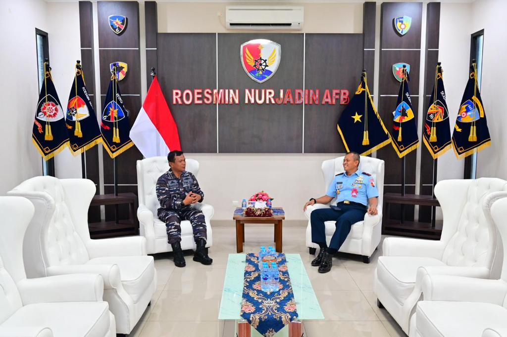 Courtesy Call Danlanal Dumai Anjangsana ke Polda Riau dan Lanud Roesmin Nurjadin